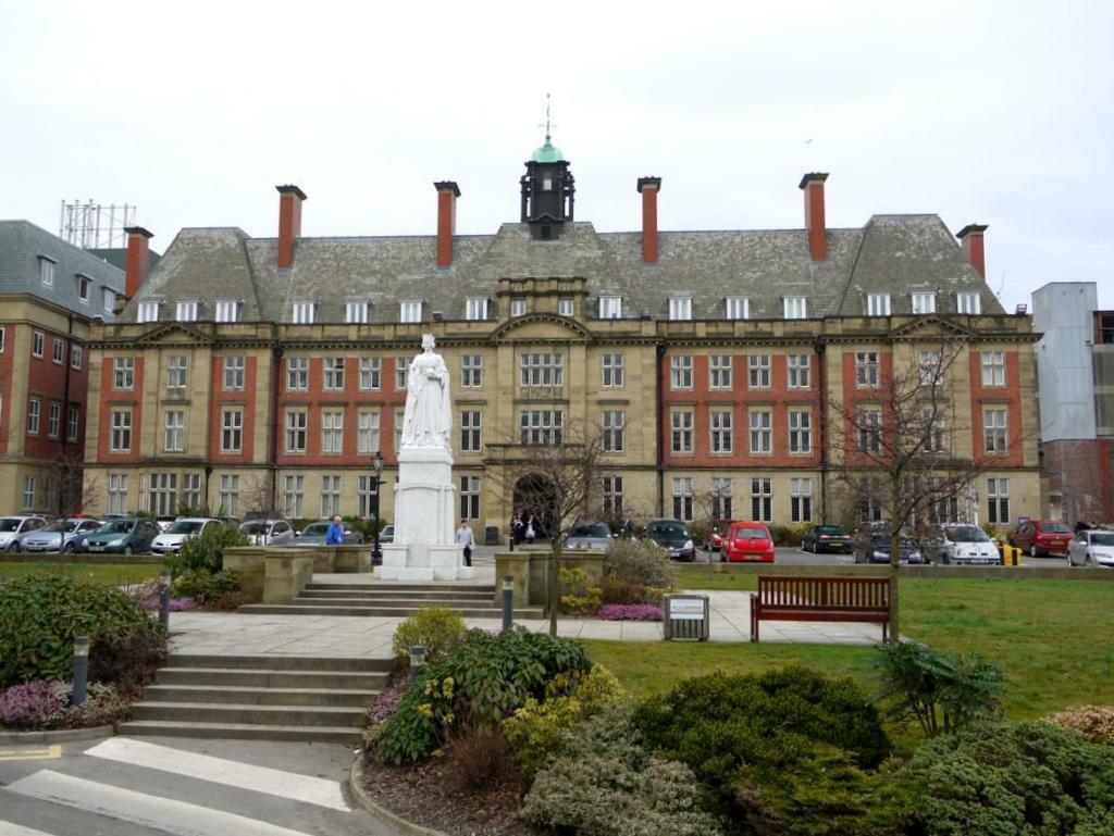 Cosy Ground Floor Apartment Close To Everything, Minutes Walk From The Rvi, City Centre & Parks Newcastle upon Tyne Buitenkant foto